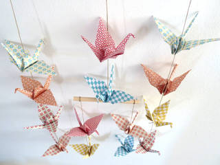 Mobile en origami 14 grues, Papierelief Papierelief Quartos de criança clássicos