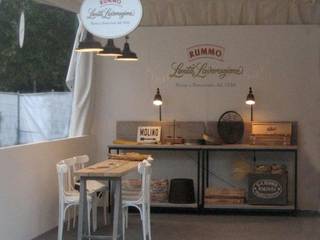 TAVOLO "Stand Pasta Rummo", LabMilano LabMilano Moderne eetkamers Hout Hout