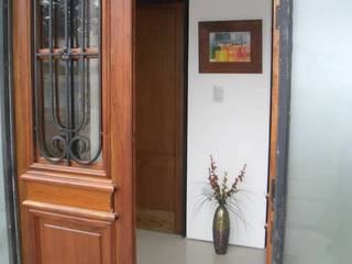 Casa Caro & Emi Pasillos, vestíbulos y escaleras modernos de Aureo Arquitectura Moderno