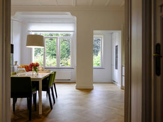 homify Minimalist kitchen White