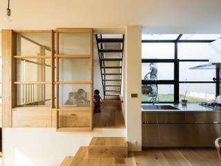 House in Funamachi, Mimasis Design／ミメイシス デザイン Mimasis Design／ミメイシス デザイン Salas modernas