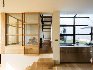 House in Funamachi, Mimasis Design／ミメイシス デザイン Mimasis Design／ミメイシス デザイン Moderne Wohnzimmer