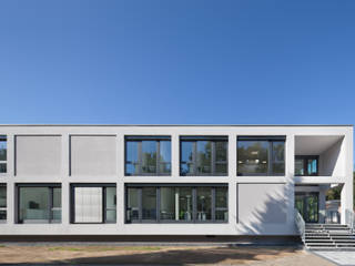 ZVG Verwaltung_Neubau, +studio moeve architekten bda +studio moeve architekten bda Commercial spaces