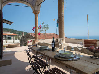 Verezzi, con3studio con3studio Balcone, Veranda & Terrazza in stile mediterraneo Cemento Beige