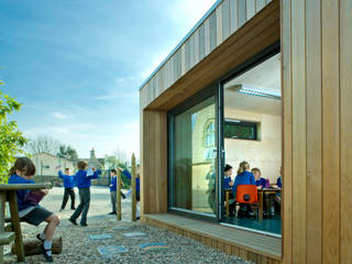 Aulas, ecospace españa ecospace españa Modern houses Wood Wood effect