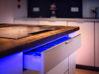 LED light edictum - UNIKAT MOBILIAR Rustic style kitchen