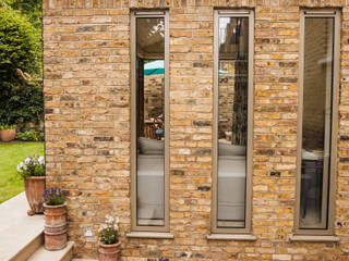 Clapham home, Warren Rosing Architects Warren Rosing Architects Classic style houses Bricks