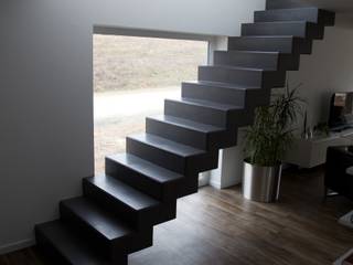 Bad, Treppe, Arbeitsplatte und Boden im Betonlook, Farbpunkt Sobert & Ierardi GbR Farbpunkt Sobert & Ierardi GbR Pasillos, vestíbulos y escaleras de estilo moderno