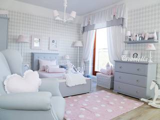 Pudrowe kolory w połączeniu z szarością - pokój dla dziewczynki, Caramella Caramella Детская комната в стиле модерн