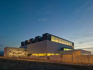 Nueva Biblioteca Pública del Estado // Segovia, Cano y Escario Arquitectura Cano y Escario Arquitectura Rumah Modern