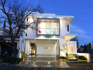 Casa Lirio, arketipo-taller de arquitectura arketipo-taller de arquitectura Casas modernas Branco
