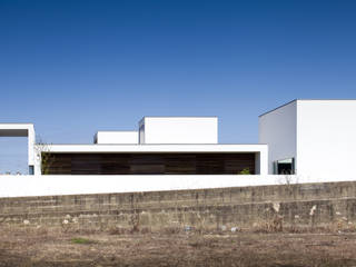 Aradas House, RVDM, Arquitectos Lda RVDM, Arquitectos Lda Дома в стиле модерн