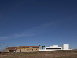 Aradas House, RVDM, Arquitectos Lda RVDM, Arquitectos Lda Rumah Modern