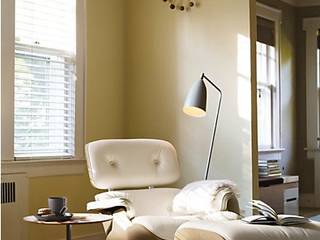 Eames® Lounge Chair and Ottoman, Design Within Reach Mexico Design Within Reach Mexico Salas modernas Piel Blanco