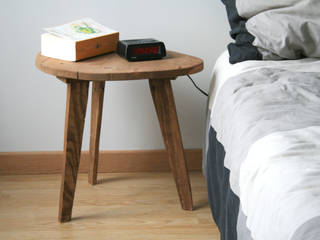 Table de chevet / Petite table basse en bois de récupération, Charles' Woodies Charles' Woodies Bedroom لکڑی Wood effect