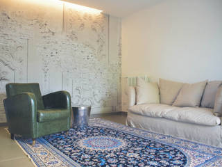 La Casa Retrò, Alessandro Corina Interior Designer Alessandro Corina Interior Designer Eclectic style living room