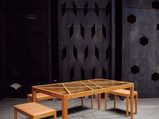 Slash table, iei studio iei studio Eclectic style media room Wood Wood effect