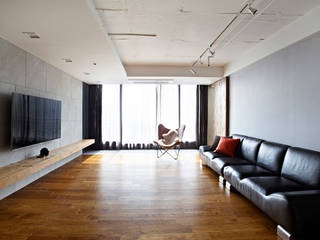 NATURAL WOOD HOUSE, housetherapy housetherapy Modern living room Grey