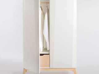 Private Space Garderobenschrank, ellenberger ellenberger Scandinavian style corridor, hallway& stairs Wood White Storage