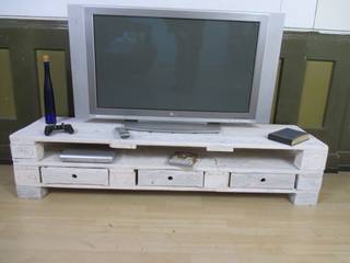 Sideboards - Lowboards aus gebrauchten Europaletten, Woodupcycling Woodupcycling Salon industriel Blanc