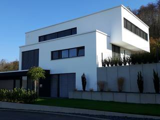 Haus am Hang mit Weitblick, Diemer Architekten Part. mbB Diemer Architekten Part. mbB 모던스타일 주택