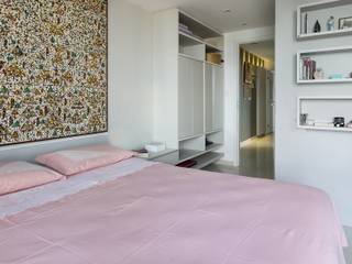 Residência T|R - VZ Arquitetas, Lyssandro Silveira Lyssandro Silveira Modern style bedroom
