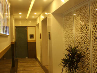 Institute of Urology, Design Square Design Square Minimalist corridor, hallway & stairs
