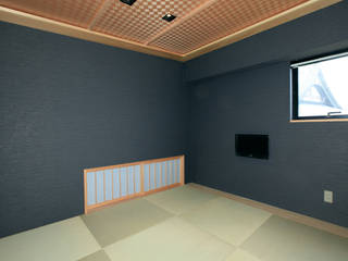 境内に建つ家, Egawa Architectural Studio Egawa Architectural Studio オリジナルな 壁&床