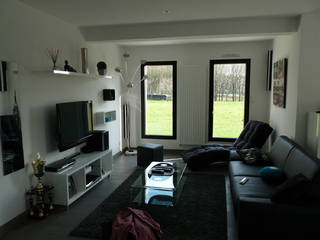 Maison neuve BBC, BERNIER ARCHITECTE BERNIER ARCHITECTE Modern living room