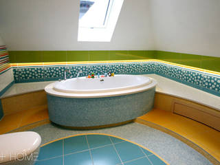 Zaczarowany świat - łazienka dla dzieci, TOKA + HOME TOKA + HOME 現代浴室設計點子、靈感&圖片 陶器