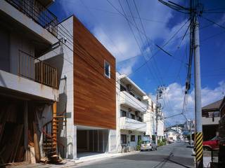 H HOUSE in hiroshima, 有限会社アルキプラス建築事務所 有限会社アルキプラス建築事務所 Дома в стиле модерн Дерево Эффект древесины