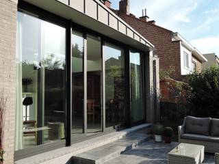 Extension d'une maison à Bruxelles Woluwe, ARTERRA ARTERRA Moderne Häuser Aluminium/Zink