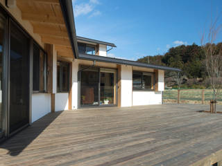 ツイノスミカ～うちの山の木, 大森建築設計室 大森建築設計室 Eclectic style balcony, veranda & terrace Wood