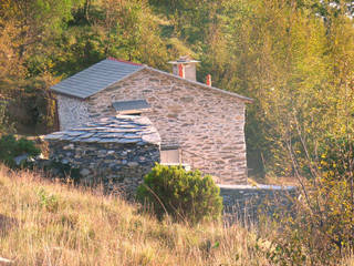 Rustici in Sori, Gottardo Lavarello Associati Gottardo Lavarello Associati Casas de estilo rústico