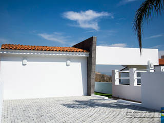 RESIDENCIA ROSELLA, Excelencia en Diseño Excelencia en Diseño Casas modernas Ladrillos Blanco