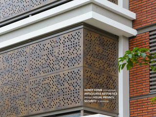 Facade-Beehive 4site architects Asian style houses Wood-Plastic Composite Brown