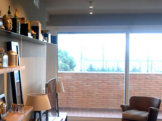 Proyecto iluminación interior: un piso en Barcelona, OutSide Tech Light OutSide Tech Light Moderne Wohnzimmer