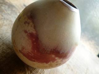 egg vase, kumiko tokuyama(Atelier mona+k) kumiko tokuyama(Atelier mona+k) 北欧デザインの リビング