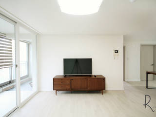 기본에 충실한 24평 신혼집 인테리어, 로하디자인 로하디자인 Living room