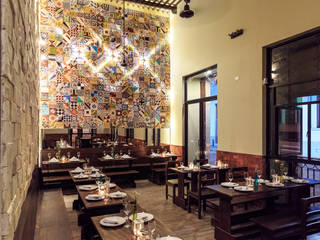 Restaurante "La Fogatta", Esquiliano Arqs Esquiliano Arqs Commercial spaces Bars & clubs