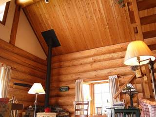 Log Cabin beside Japan Alps, Cottage Style / コテージスタイル Cottage Style / コテージスタイル Salas / recibidores Madera Acabado en madera