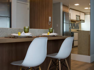 Cozinha integrada ao estar , Stúdio Márcio Verza Stúdio Márcio Verza Modern living room Wood Wood effect