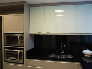 Apartamento Jardim Europa , Stúdio Márcio Verza Stúdio Márcio Verza Modern style kitchen Granite