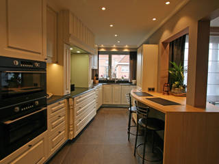 Restyling van een keuken naar de landelijke stijl, Sfeerontwerp Sfeerontwerp カントリーデザインの キッチン