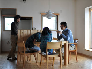 花小金井の家, （株）独楽蔵 KOMAGURA （株）独楽蔵 KOMAGURA Modern dining room
