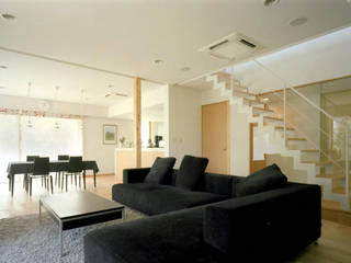 S邸, 株式会社アマゲロ / amgrrow Co., Ltd. 株式会社アマゲロ / amgrrow Co., Ltd. Modern living room