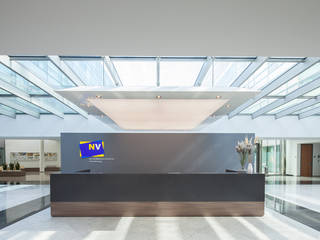 Niederösterreichische Versicherung Zentrale, destilat Design Studio GmbH destilat Design Studio GmbH Commercial spaces