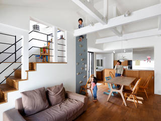 阿倍野の長屋〈renovation〉－5段の距離がいい－, 一級建築士事務所アトリエｍ 一級建築士事務所アトリエｍ Living room Wood Wood effect