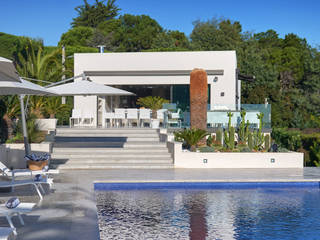 A Dreamy Villa Project: Super Cannes, TLA Studio TLA Studio モダンスタイルの プール