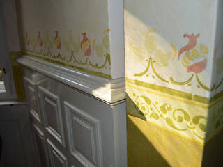 Schablonen für ein historisches Filmset, ab-design GmbH ab-design GmbH Wände & Böden im Landhausstil